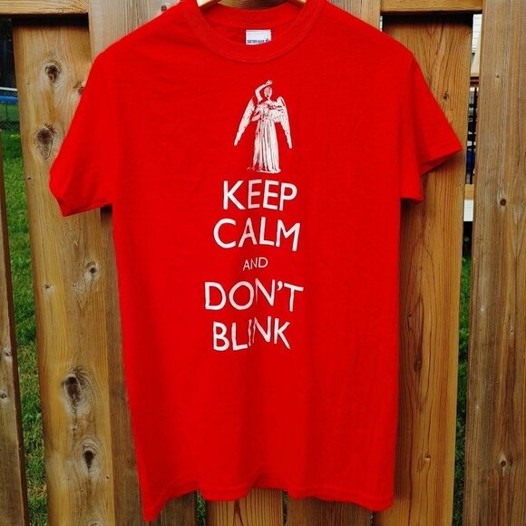 OFFICIAL BBC Doctor Who T-Shirt Size Small Keep Calm and Don't Blink Weeping - Picture 1 of 4